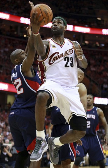 詹姆斯新星突破纪录表现惊艳，老鹰未来可期！的简单介绍